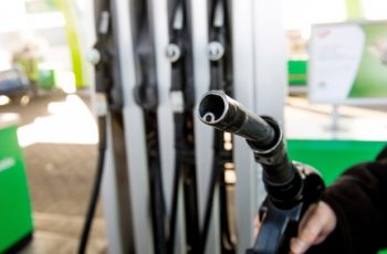 Szokatlan árváltozás jön a hazai benzinkutakon