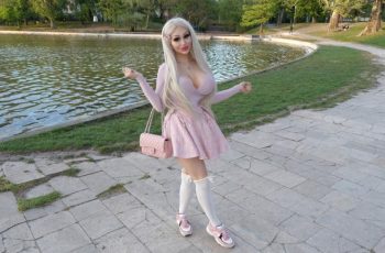Azért nem talál a budapesti Barbie munkát, mert a férfiak megvadulnak tőle