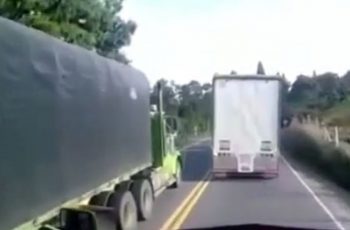 Előzés közben találkozott két lángész kamionos