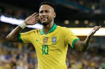 Óriási pénzbírságot kapott Neymar