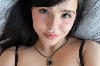 Esther egyetemre ment, de a jól bevált pályát nem fogja a háta mögött hagyni