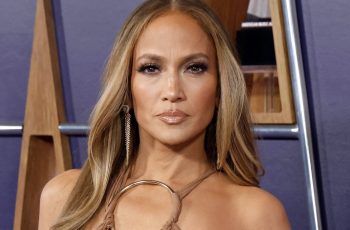 Jennifer Lopez rendesen felpócolta, nem is lehet másra figyelni